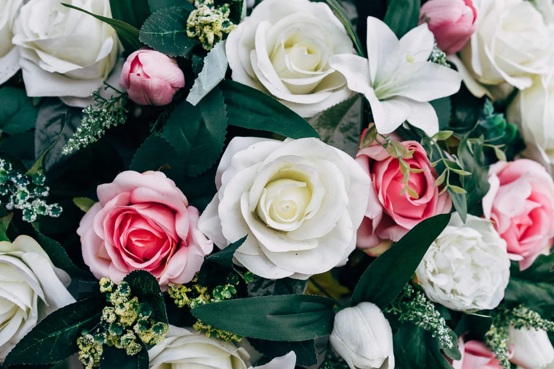 Fordele ved kunstige blomster i caféen