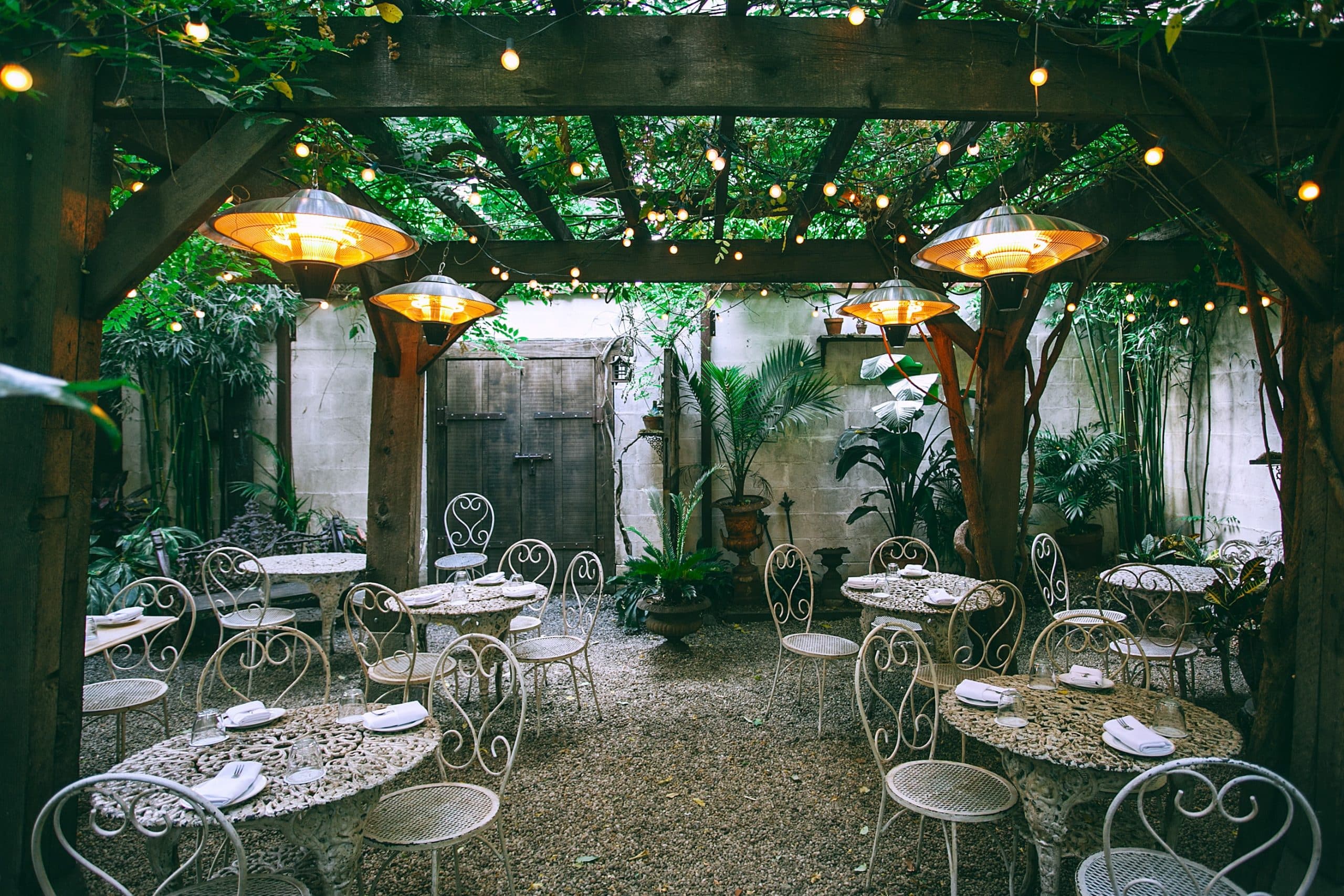 Indret din restaurant med grønne planter