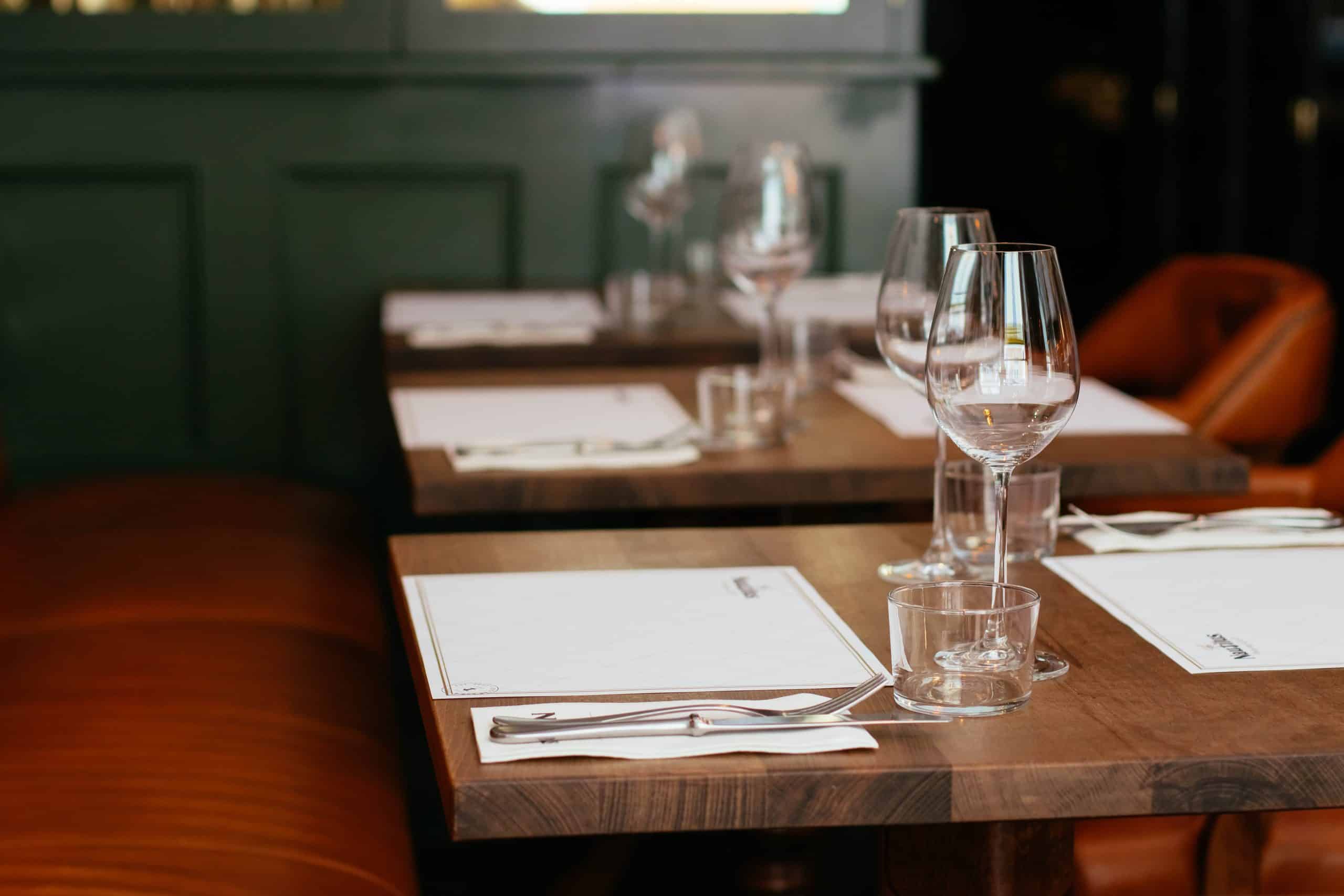 Sådan vælger du borde til restauranten